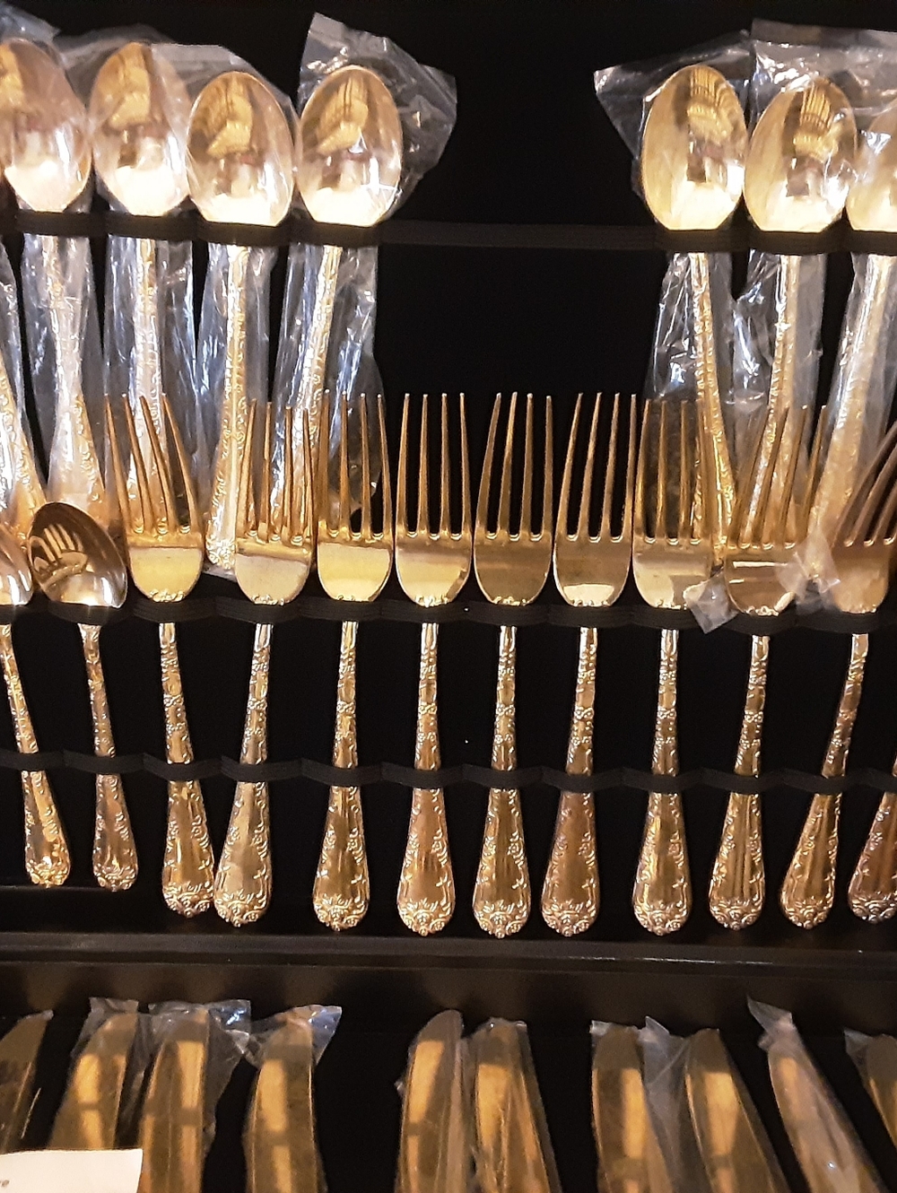 Vintage Wm Rogers & Son Golden Enchanted Rose Flatware 22K Gold Plated Set - Picture 4 of 13